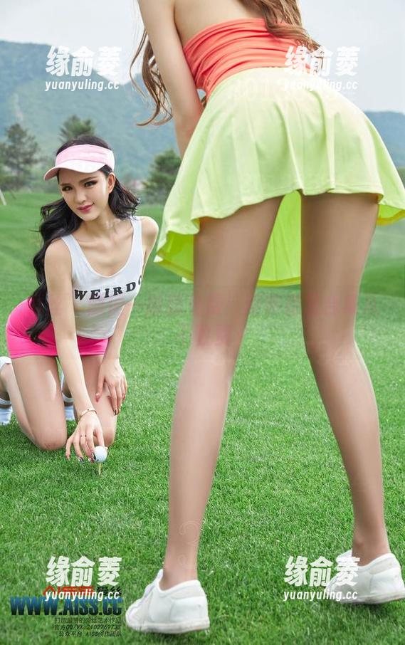 爱丝 - 随便一踩就免费！索菲裸足合集从不收费