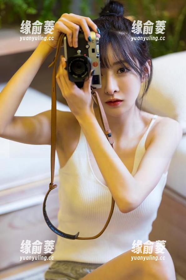 黑丝王羽杉全套原图，完美拼图，更让我尴尬的事我居然打了个嗝！