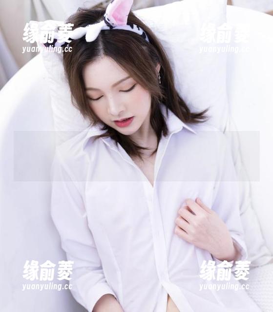图包大揭秘！白露Bululu的牛仔裤写真背后的隐藏故事