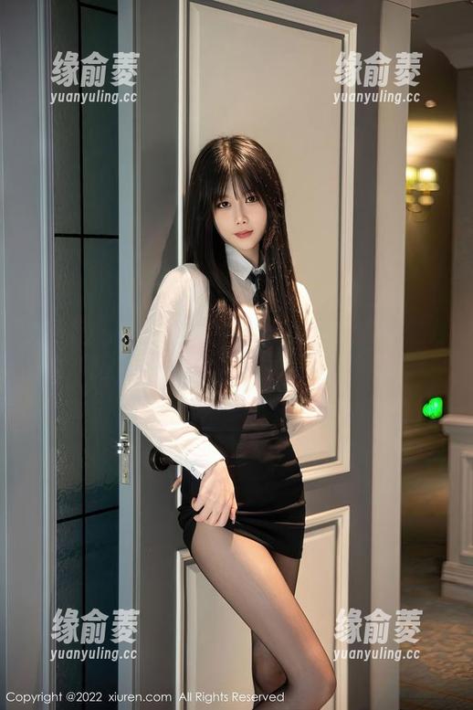 秀人网 - UU阿文的原图：这个女孩的魅力，绝对不是在家里修图就能得到的！
