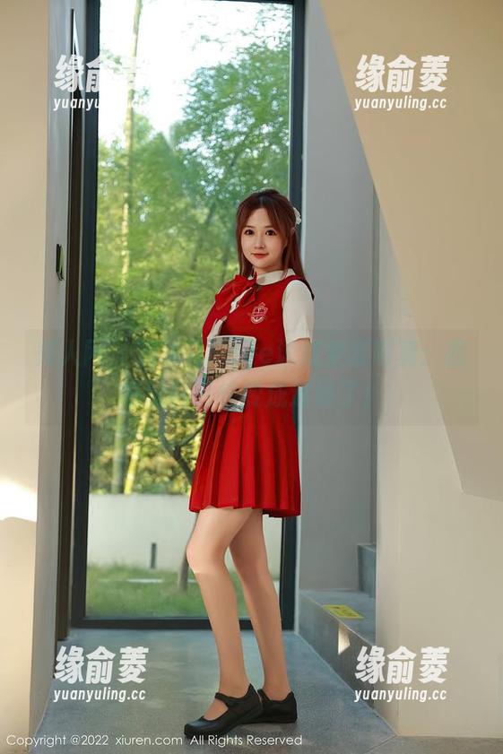 秀人网 - 刘飞儿Faye泳装全套写真：我感觉自己快变成迷妹了！