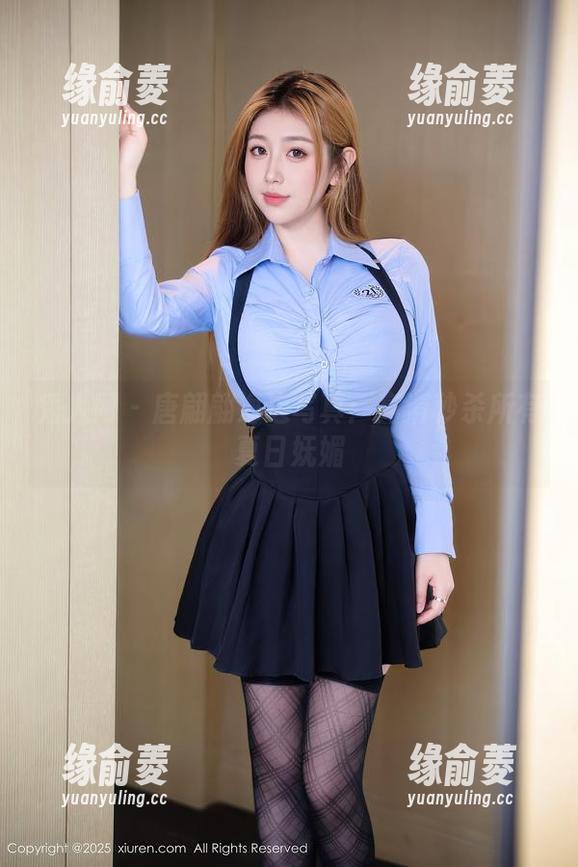 秀人网 - 唐翩翩海边写真：高清秒杀所有夏日妩媚