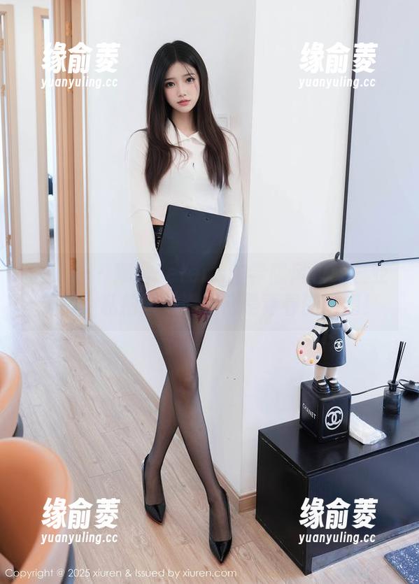 秀人网 - 娜露selena的学院风校服三亚旅拍：私拍图包满满都是青春的味道！