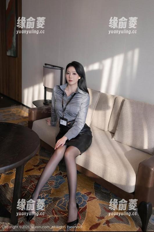 秀人网 - 无圣光也能发光，月酱儿运动时的神情看得我心痒