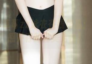秀人网 – 草莓zz泳衣在线作品：甜蜜与性感并存的完美结合！