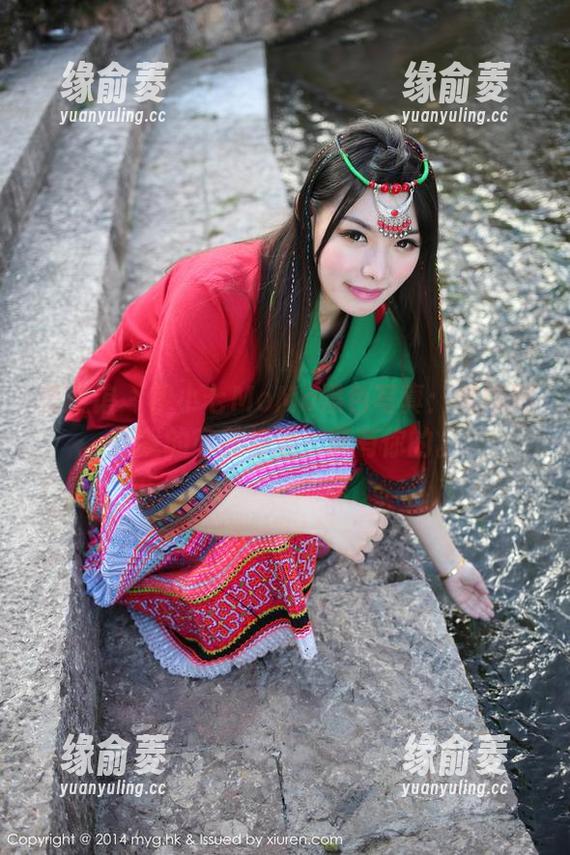 美媛馆 - 伊小七MoMo黑色写真：继续刷新我的审美标准，真有你的。