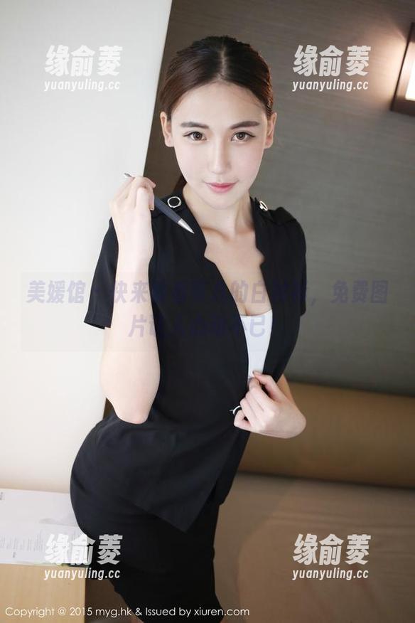 美媛馆 - 快来看看可儿的白衬衫，免费图片让人心动不已！
