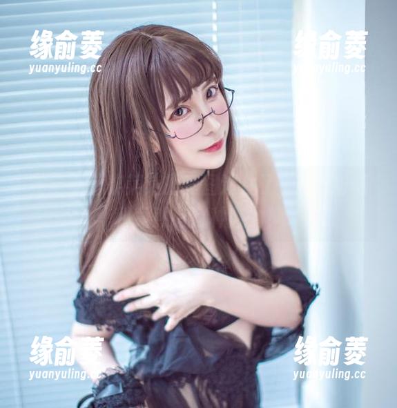 完全被翎柒菜菜的套图迷住了，6W粉福利竟然有这种魅力！