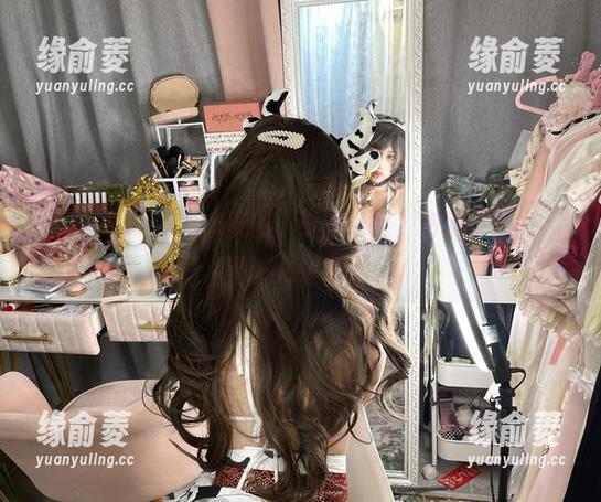 芊川一笑MNK的美图：那双裸足，仿佛有魔力，真是目不转睛