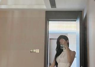 微密圈 – 最新写真集：黑丝修女葛征，优雅和神秘的完美结合！