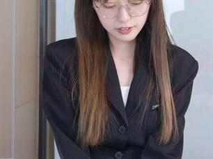 袜啵啵 – 随便聊聊，小安和她的连衣裙，原图背后的奇妙故事