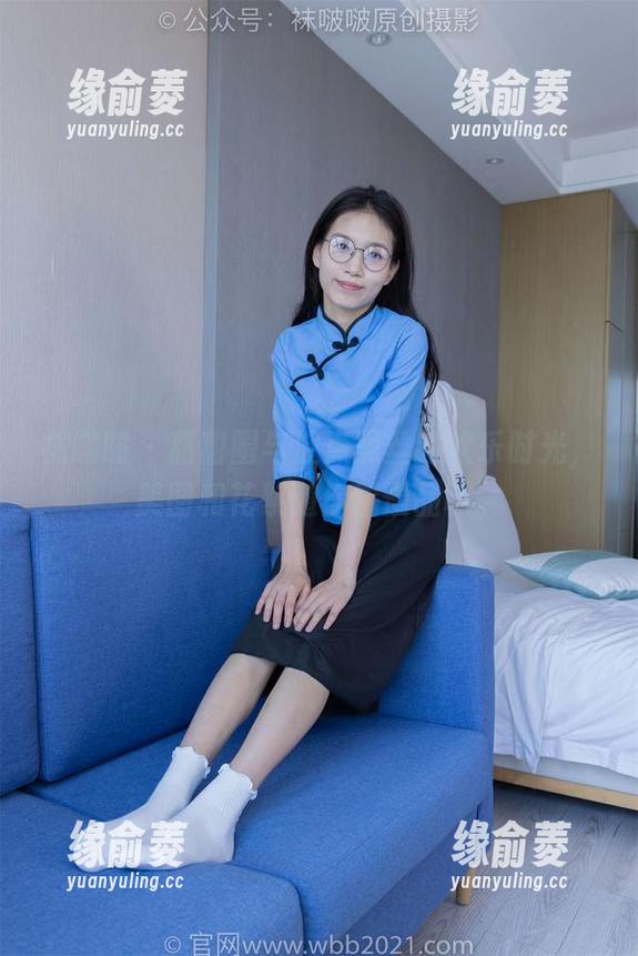 袜啵啵 - 甜甜圈与波点黑丝的欢乐时光，美图和花絮随你慢慢品味。