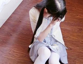私房图片独占鳌头：西尔酱和她的黑丝校服