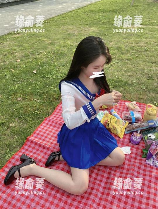 微密圈 - 软妹小九九修女写真：这波美图能不能让我心里软妹小九九一下？