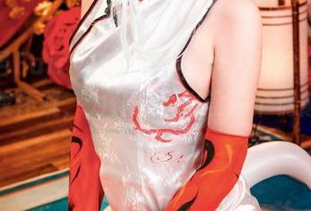 看阮邑Fairy在线写真，半人马的姿势真的让我怀疑，为什么我也没这个偶像包袱？