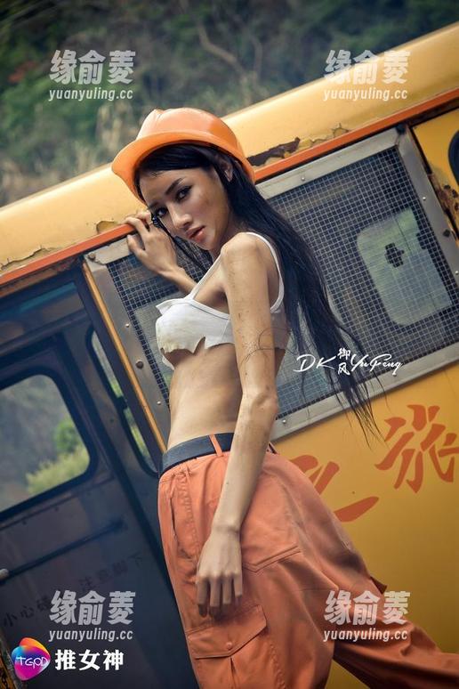 青豆客 - 就在这里！汪佩妮的比基尼私房图集，真香！