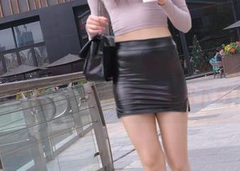 魔镜街拍 – 婷婷来了！寒风中的极品肉丝圣诞美人，免费写真等你下载！