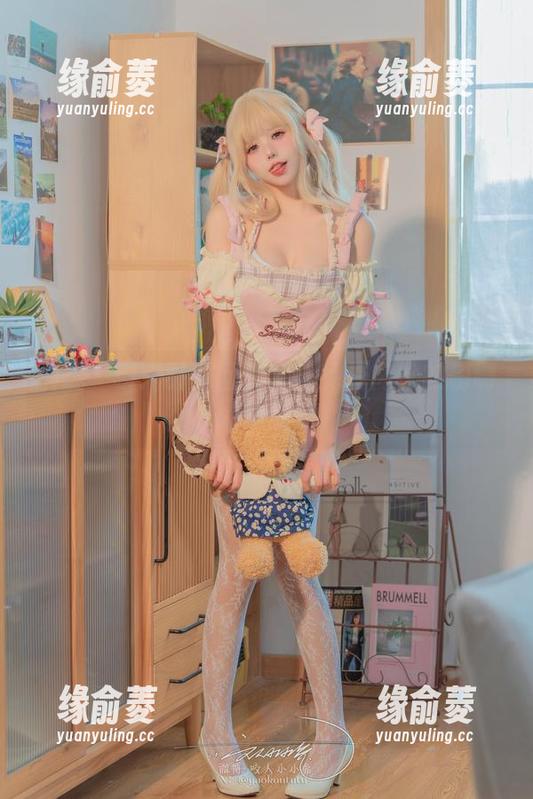捕捉一瞬：黏黏团子兔与免费肉丝的磅礴之美