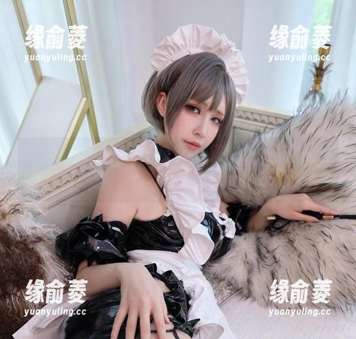 打开黑白御猫的粉色写真图册，准备好被视觉征服了吗？